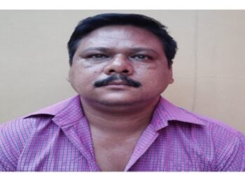 করোনা যুদ্ধে সামিল হতে চেয়ে মহকুমা শাসকের কাছে আবেদন “বিবেক তাড়িত” স্কুল শিক্ষকের