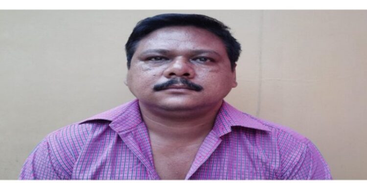 করোনা যুদ্ধে সামিল হতে চেয়ে মহকুমা শাসকের কাছে আবেদন “বিবেক তাড়িত” স্কুল শিক্ষকের