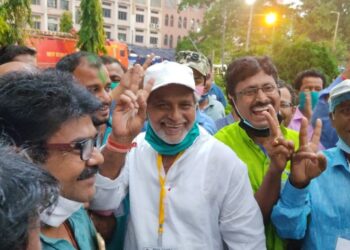 প্রত্যাশা মতই জয় পেলেন ভাতারের তৃণমূল প্রার্থী মানগোবিন্দ অধিকারী
