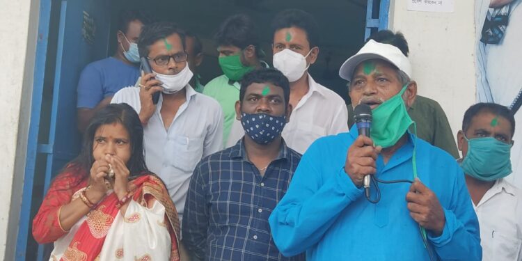 দলীয় কর্মীদের শান্তিশৃঙ্খলা বজায় রাখার বার্তা ভাতারের তৃণমূল বিধায়কের