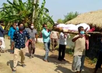 কেতুগ্রামে মৃত বিজেপি কর্মীর দেহ সৎকার করল গ্রামের তৃণমূল কর্মীরা