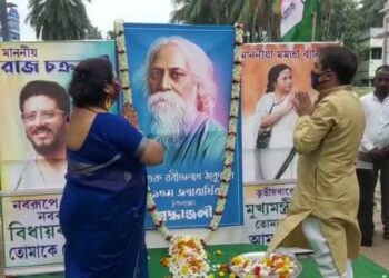 কবিগুরুর জন্মদিবসে এক আসনে অভিনেতা রাজ ও মুখ্যমন্ত্রীকে দেখে বিস্মিত বর্ধমানবাসী