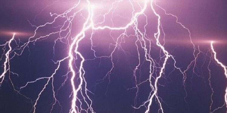 পূর্ব বর্ধমান জেলায় বজ্রপাতে মৃত ২