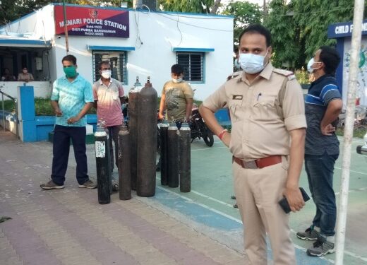 মেমারি থানার পুলিশের অভিযানে উদ্ধার ১১ অক্সিজেন সিলিন্ডার, আটক ১