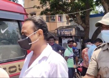 অবৈধ ভাবে অক্সিজেন সিলিন্ডার মজুতের ঘটনার ধৃতের পুলিশি হেপাজত