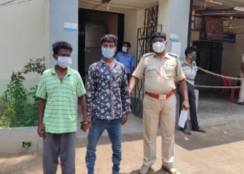 ভাতারে বেআইনি চোলাইয়ের বিরুদ্ধে অভিযান পুলিশের, ধৃত ২