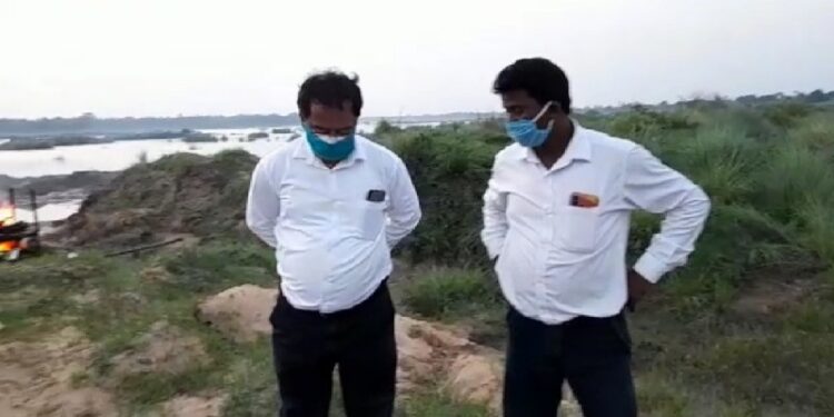 জামালপুরে  বিজেপি কর্মীর বাবার  মৃতদেহ সৎকার করল  তৃণমূল