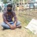 প্রেম ফিরে পেতে প্রেমিকার বাড়ির সামনে ধর্নায় মালদার যুবক