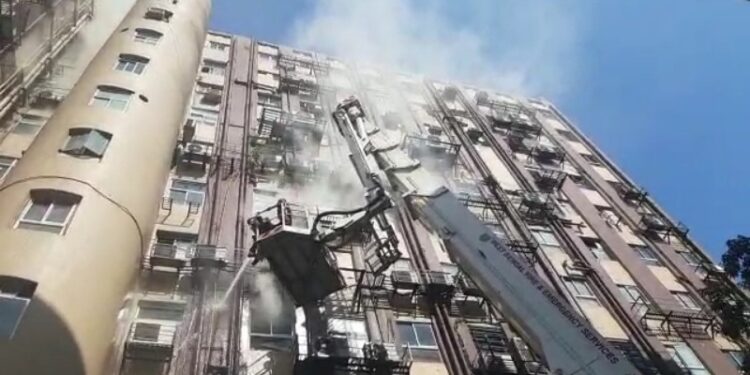কলকাতায় বহুতলে আগুন