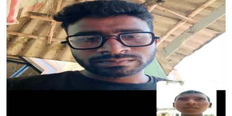 পড়ুয়াদের স্বার্থে ব্যক্তিগত উদ্যোগে অনলাইন ক্লাস শুরু করেছেন ভাতারের প্রাথমিক স্কুল শিক্ষক