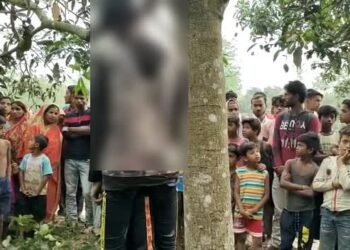 মালদায় একই দড়িতে দুই বন্ধুর ঝুলন্ত দেহ উদ্ধার, চাঞ্চল্য এলাকায়