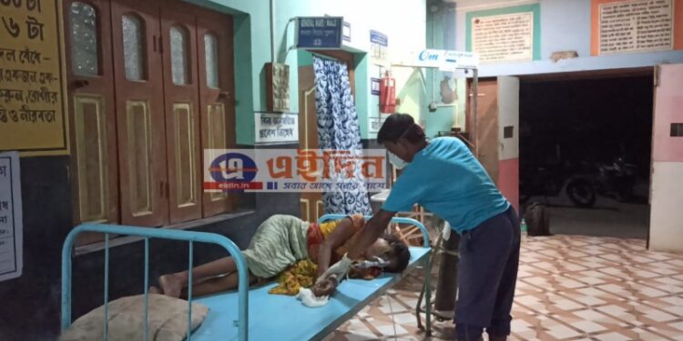 শক্তিগড় স্টেশন চত্ত্বর থেকে উদ্ধার সংজ্ঞাহীন মহিলা ও তাঁর শিশুকন্যা