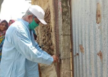 ভাতারে ঘরছাড়া বিজেপি কর্মীদের ঘরে ফেরালেন বিধায়ক