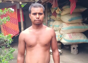 খোলা জানালা থেকে ধেয়ে এল গুলি, অল্পের জন্য প্রাণরক্ষা দম্পতির