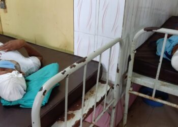 কাটোয়ায় দুই পরিবারের মধ্যে সংঘর্ষ, বোমাবাজি, জখম ৫