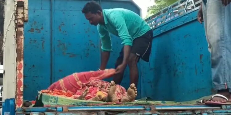 খণ্ডঘোষে শ্বশুরবাড়ি থেকে শিশুপুত্রসহ বধুরও দেহ উদ্ধার,চাঞ্চল্য এলাকায়