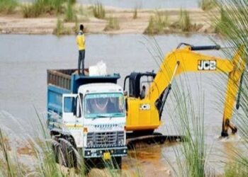ব্যারাজ থেকে জল ছাড়া শুরু হতেই নদ-নদী থেকে বালি তোলায় জারি হল নিষেধাজ্ঞা