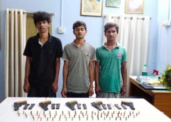 কালিয়াচক হত্যাকাণ্ডে তদন্তে নয়া মোড়,প্রচুর আগ্নেয়াস্ত্রসহ গ্রেফতার  অভিযুক্তের দুই বন্ধু