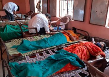 গলসিতে তৃণমূলের মহিলা কর্মীদের উদ্যোগে রক্তদান শিবির