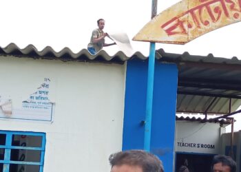 লিজ নেওয়া জায়গায় গড়ে তোলা স্কুল ভেঙে গুঁড়িয়ে দিল কাটোয়া পুরসভা