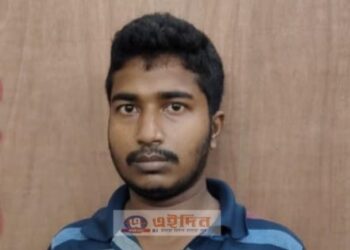 পুলিশ অফিসারের পরিচয় দিয়ে তৃণমূল নেতাকে প্রতারণার ঘটনায় ধৃত যুবক