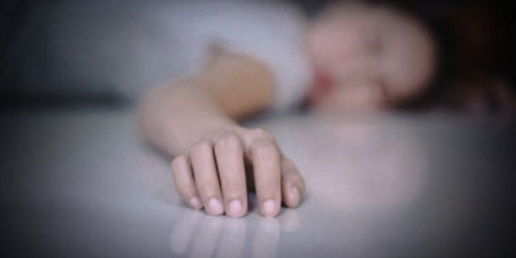 কাটোয়ায় দেওয়াল চাপা পড়ে মৃত্যু বধুর,কেতুগ্রামে বজ্রপাতে মৃত কৃষক