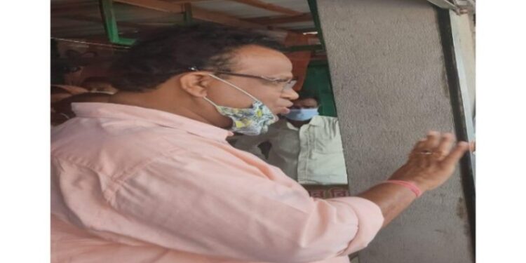 কালনার বিধায়কের বিরুদ্ধে করোনার ভ্যাকসিনের কুপন বিলিতে অনিয়মের অভিযোগ