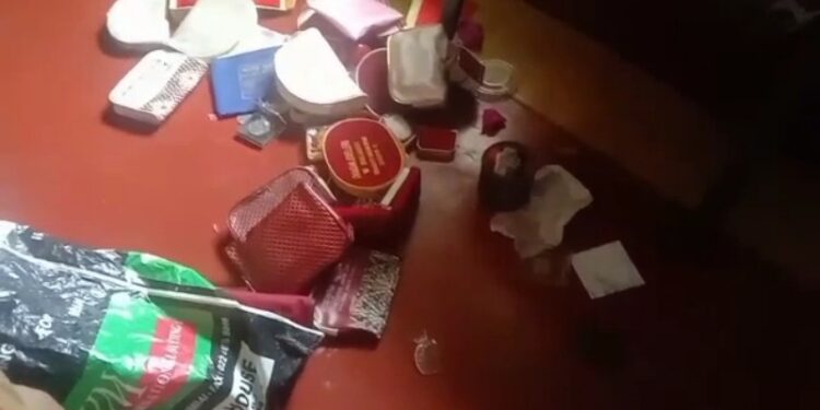 পাণ্ডবেশ্বরে দুঃসাহসিক চুরি,বাড়ির একাধিক তালা ভেঙে সর্বস্ব নিয়ে চম্পট দিল দুষ্কৃতিরা