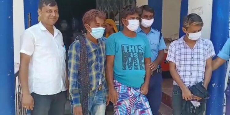 মালদহের চাঁচলে ডাকাতির আগে ধৃত ৩ ,উদ্ধার আগ্নেয়াস্ত্র