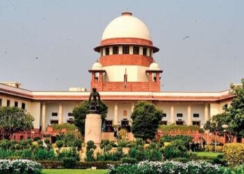 পশ্চিমবঙ্গের রোহিঙ্গা ও বাংলাদেশি অনুপ্রবেশকারীদের এক বছরের মধ্যে ফেরত পাঠানোর আর্জি সুপ্রিম কোর্টে