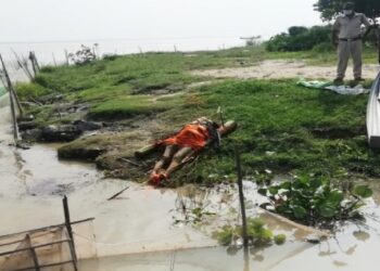 মানিকচকে গঙ্গায় কলা গাছের ভেলায় ভেসে এল মহিলার পচাগলা দেহ, চাঞ্চল্য এলাকায়
