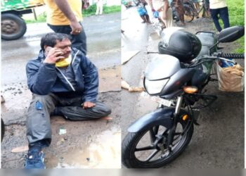 বীরভূমে দুবরাজপুর-পানাগড় রাজ্য সড়কে লরির ধাক্কায় বাইক আরোহী মহিলার মৃত্যু