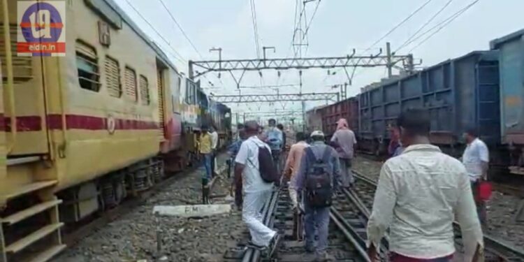 বর্ধমানে লাইনচ্যুত আপ হাওড়া-রাধিকাপুর এক্সপ্রেস