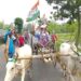 অভিনব প্রতিবাদ,গরুর গাড়িতে চড়ে দলীয় কর্মসূচিতে যোগ দিলেন ভাতারের বিধায়ক