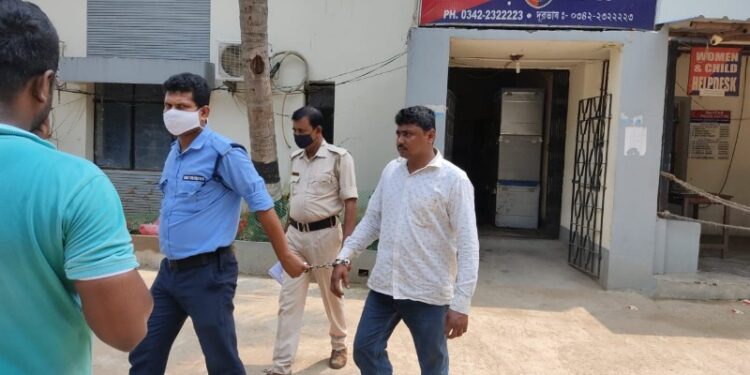 রাতের অন্ধকারে বাড়িতে ঢুকে আদিবাসী কিশোরীকে ধর্ষণের চেষ্টা, গ্রেফতার চালকলের কর্মী