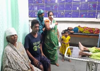 গলসিতে তৃণমূলের দুই গোষ্ঠীর সংঘর্ষ, জখম চার মহিলাসহ ৮