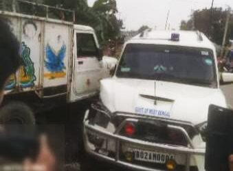 পথ দুর্ঘটনার কবলে পড়ে আহত রাজ্যের গ্রন্থাগার মন্ত্রী