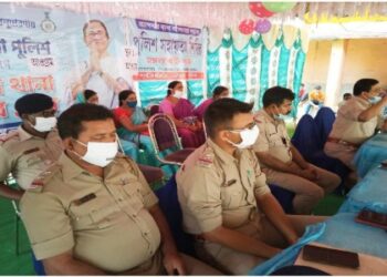 মঙ্গলকোট থানার উদ্যোগে আয়োজিত হল “দুয়ারে পুলিশ” কর্মসূচি, শুনতে হল বেহাল রাস্তা নিয়ে অভিযোগ