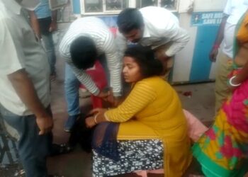 মালদায় ফ্লাইওভার থেকে ঝাঁপ দিয়ে আত্মহত্যার চেষ্টা গৃহবধূর