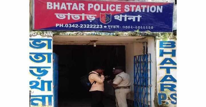 ভাতারে বধুর পেটে লাথি মেরে গর্ভজাত সন্তান নষ্ট করে দেওয়ার অভিযোগ, গ্রেফতার স্বামী ও ভাশুর