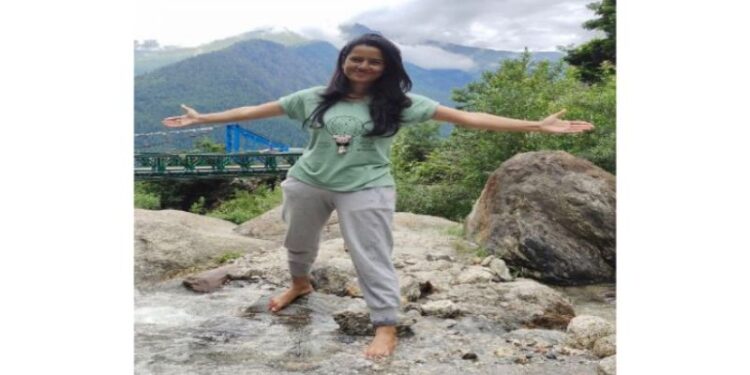 শেষ ট্যুইট- ‘প্রকৃতি মা ছাড়া জীবনই বৃথা’, প্রকৃতিই কাড়ল দীপার জীবন