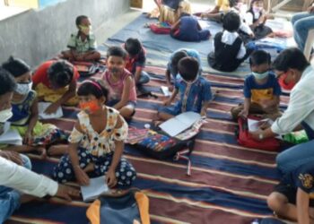 কাটোয়ায় শুরু হল ‘কিশলয় পাঠশালা’, দুঃস্থ পরিবারের পড়ুয়াদের জন্য উদ্যোগ বামপন্থী শিক্ষক সংগঠনের