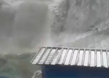 অমরনাথ গুহার কাছে মেঘভাঙা বৃষ্টি, বিধ্বস্ত বিএসএফ ও সিআরপিএফ ক্যাম্প