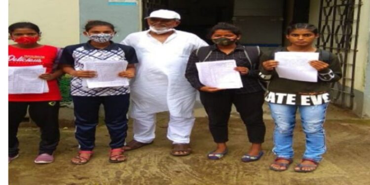 ভাতারের চার মহিলা ফুটবলারকে সিভিক ভলেন্টিয়ার্সের চাকরি দিল রাজ্য সরকার