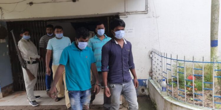 রায়নায় গুলি ভর্তি আগ্নেয়াস্ত্র সহ গ্রেফতার ২ বাইক চোর