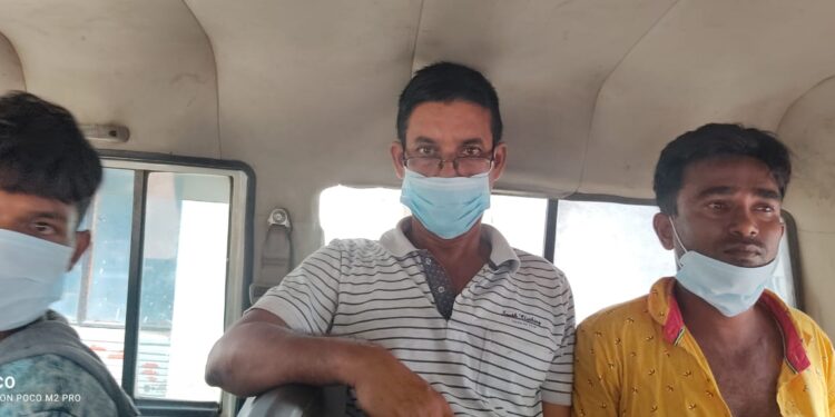 ধৃত দুই দুষ্কৃতিকে জেরা করে চুরি যাওয়া সোনা উদ্ধার করল ভাতার থানার পুলিশ, চোরাই গহনা কেনার অভিযোগে গ্রেফতার দাঁইহাটের ব্যাবসায়ী