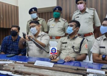 কাটোয়ায় অস্ত্র কারখানার হদিশ, উদ্ধার প্রচুর অস্ত্র তৈরির সরঞ্জামসহ অস্ত্র ও গুলি