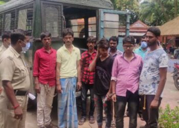 রায়নায় জুয়ার ঠেক থেকে গ্রেপ্তার ৬ জুয়াড়ি