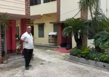 বাড়ির বাগানের বিদেশী পাতা বাহার গাছ চুরি, বিহিত চেয়ে বর্ধমান থানার দ্বারস্থ গাছ প্রেমী