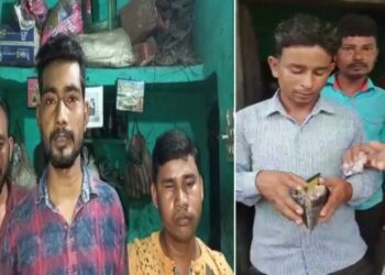 ইসলামপুরের চা বিক্রেতার সততার নজির, কুড়িয়ে পাওয়া ২৫ হাজার টাকা ও জরুরি নথিপত্র সহ ব্যাগ ফেরালেন আসল মালিককে